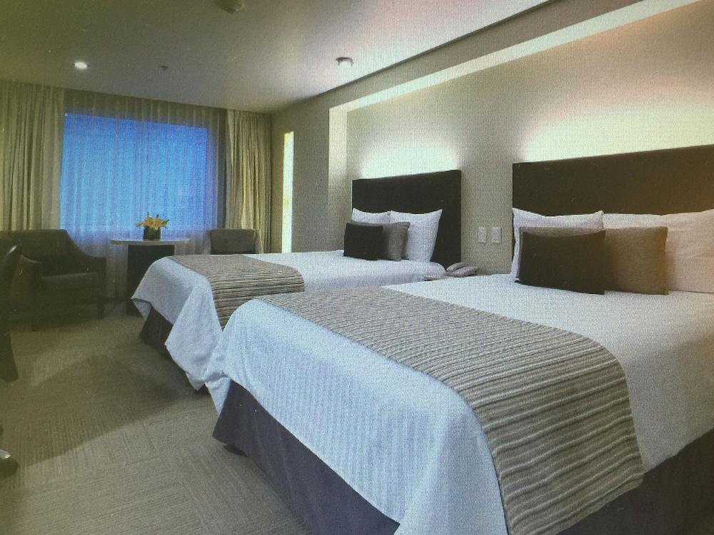 Emporio Reforma Hotel Mexico City Exterior photo A room at the hotel