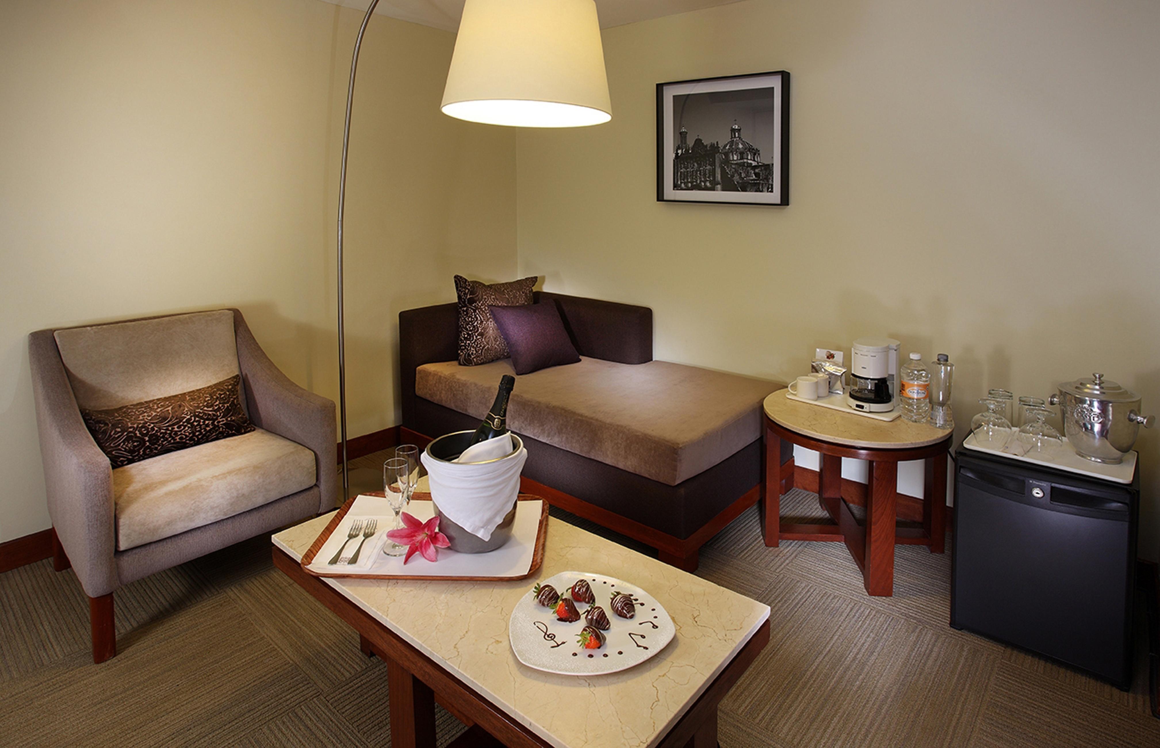Emporio Reforma Hotel Mexico City Exterior photo A suite at the hotel