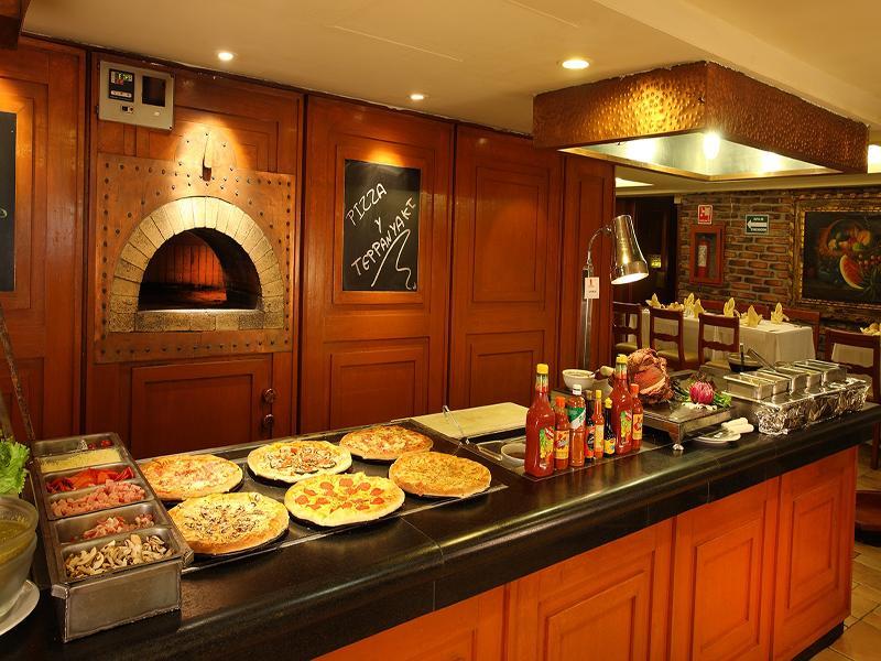Emporio Reforma Hotel Mexico City Exterior photo Pizza counter at a hotel