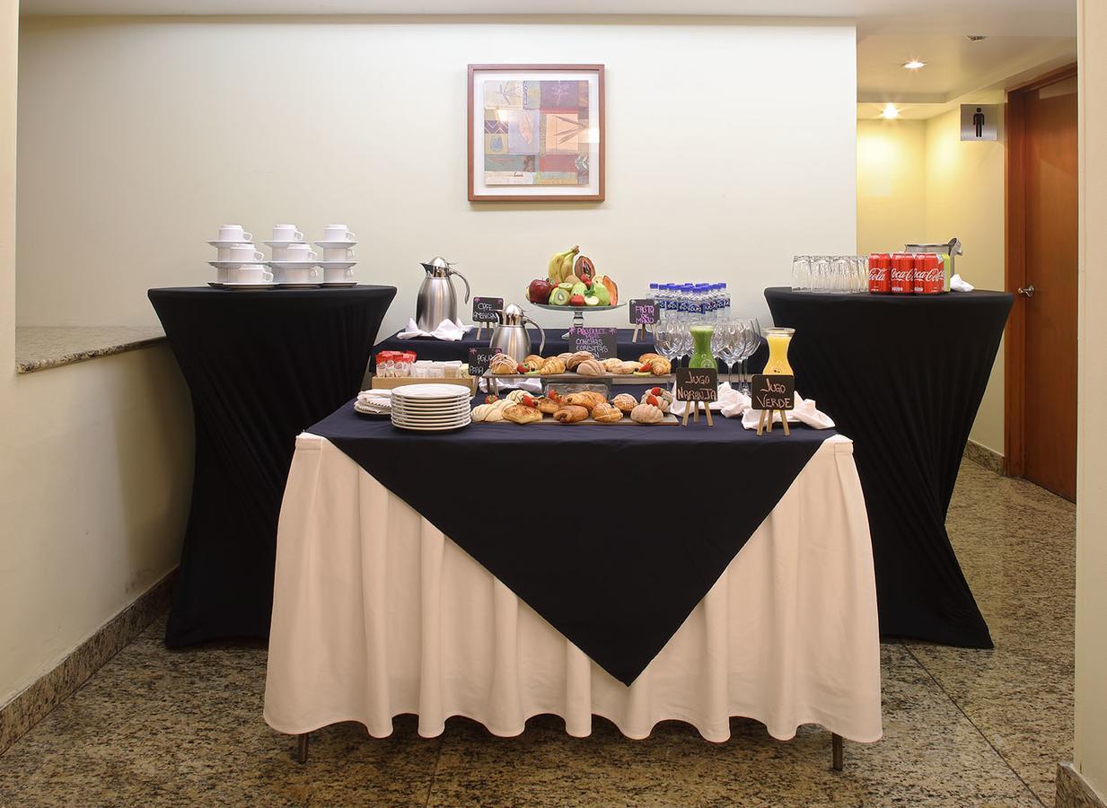 Emporio Reforma Hotel Mexico City Exterior photo A buffet table