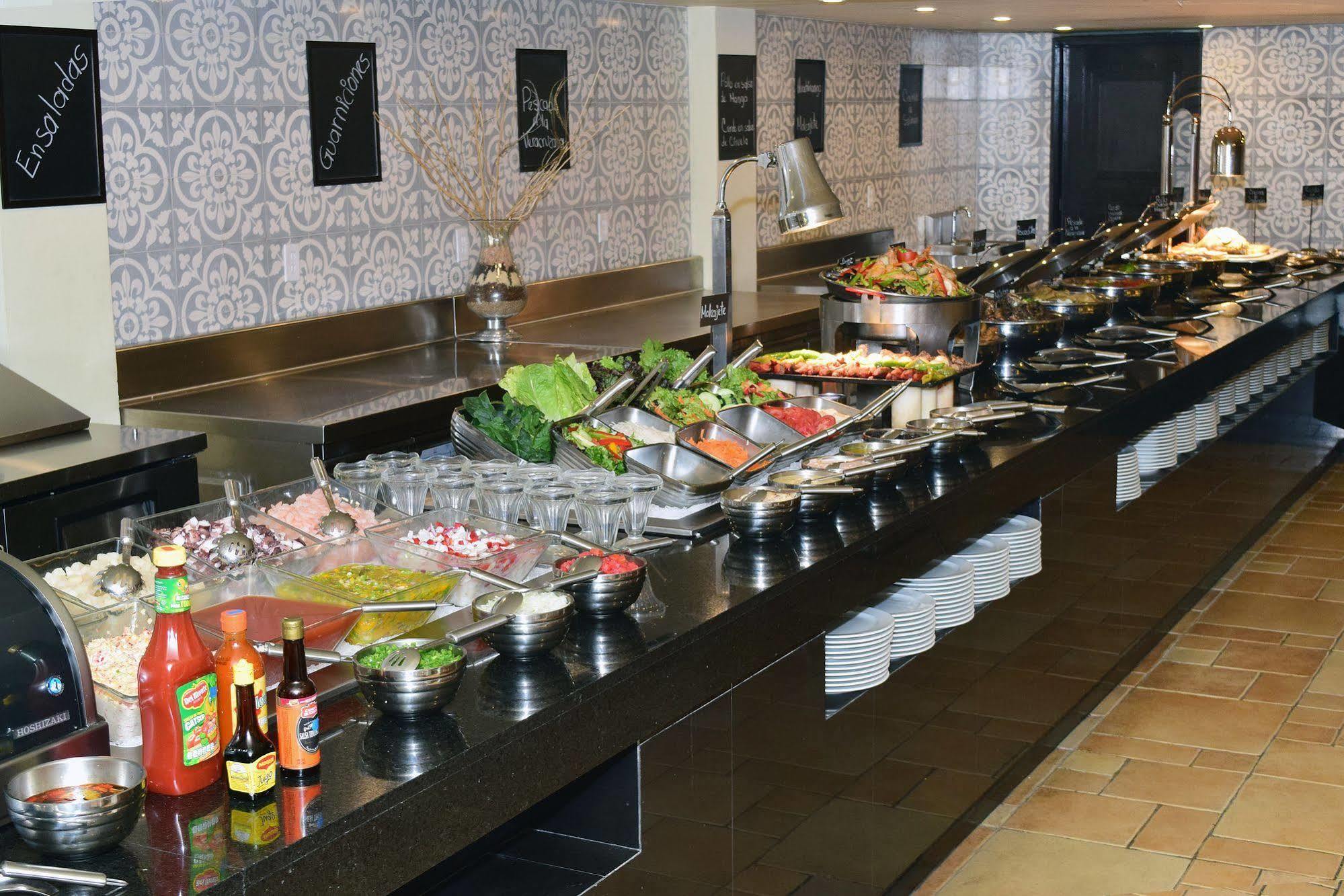 Emporio Reforma Hotel Mexico City Exterior photo A salad bar
